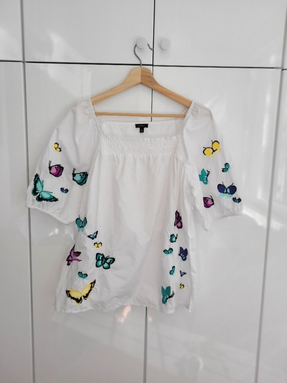 Talbots 100% Cotton Butterfly Embroidered Blouse Size M